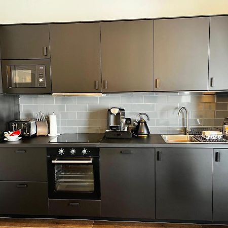 The Mews Boutique Deluxe Apartments, Sleep 2-6 People , Central Location, Free Parking Windermere Exterior foto
